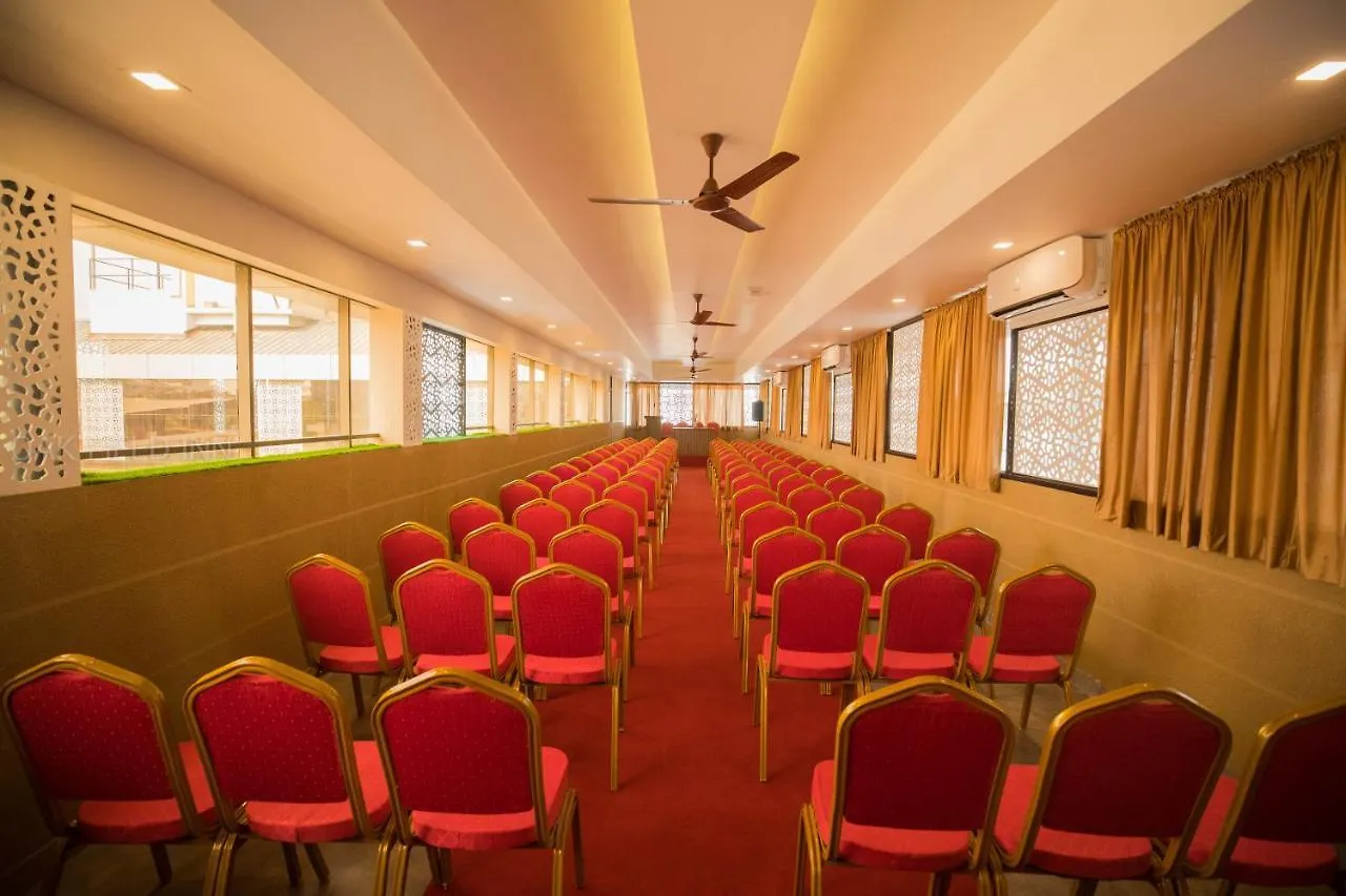 Oak Field Inn Kochi Hotel